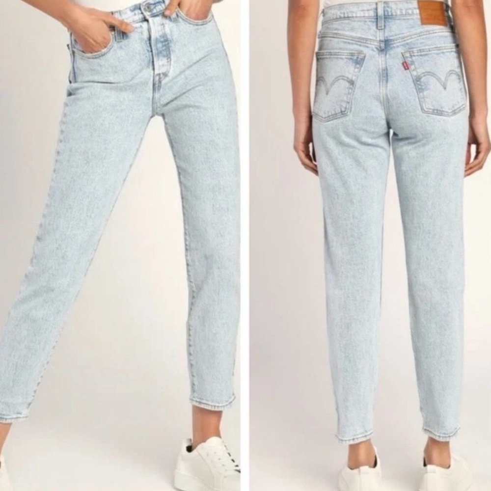 Levi’s Women’s wedgie jeans Big E Light Wash Size 27 Straight leg Button fly 90s